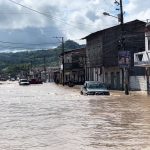Las intensas lluvias han generado una emergencia en la parroquia Ayacucho, del cantón Santa Ana. Cerca de 6 mil personas son las afectadas.