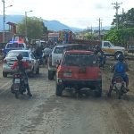 Manabí. Bloqueo en la vía Portoviejo-Santa Ana se levantó temporalmente tras varias horas y está sujeto a presencia de autoridades