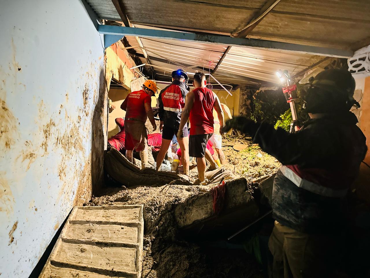 Portoviejo barrio Fátima murió familia deslave declarada alerta naranja 2023