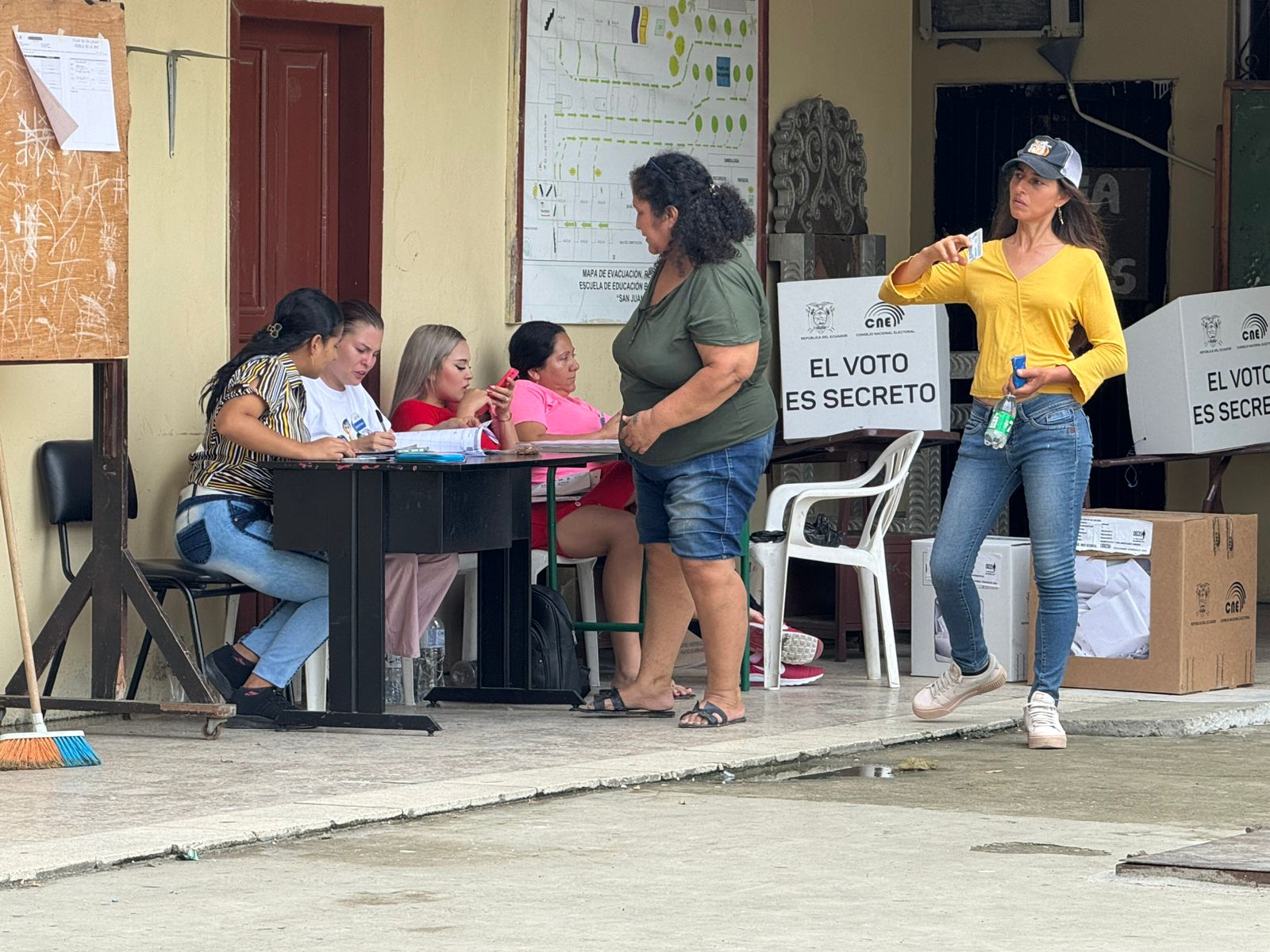 Así se desarrolla el proceso electoral en Rocafuerte, Manabí