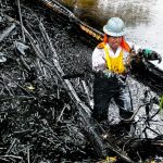 Petroecuador reinicia bombeo de petróleo por el SOTE, tras derrame de crudo en Esmeraldas.