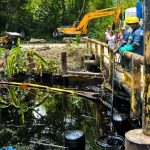 Producción petrolera disminuye tras derrame de crudo en Esmeraldas.