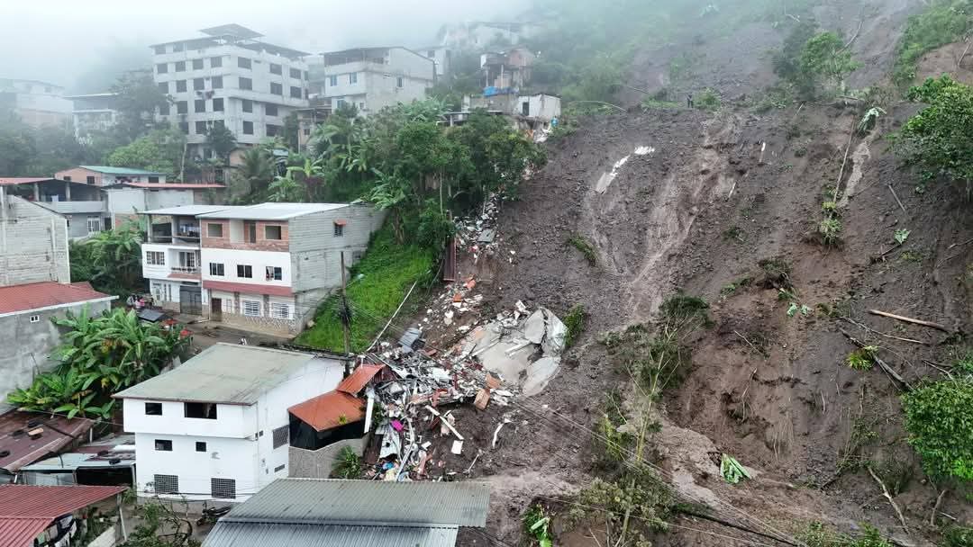 Un aluvión causó destrucción en Piñas, Ecuador