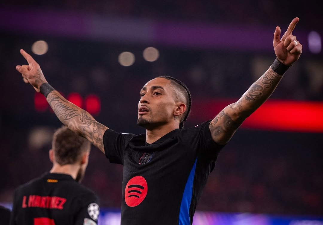 Barcelona supera a Benfica por la mínima pese a la expulsión de Cubarsí