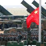 China respondió con una amenaza directa a los nuevos aranceles impuestos por Estados Unidos, aumentando el riesgo de conflicto.