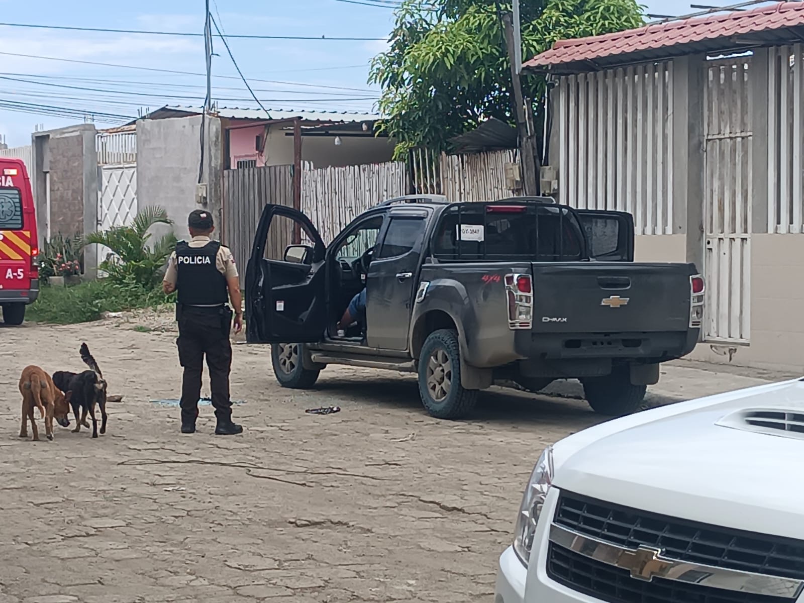 Crónica. Nuevo sicariato en Manta; la víctima se movilizaba en una camioneta