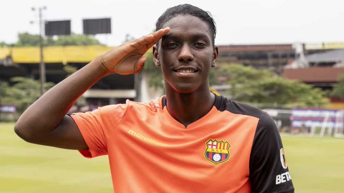 Delantero. Allen Obando llega a Florida para pruebas médicas con Inter Miami