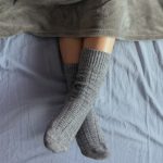 ormir con calcetines: ¿Ayuda a conciliar el sueño según los expertos?