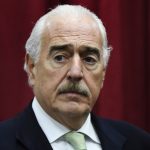 El expresidente colombiano Andrés Pastrana denuncia que está retenido en un aeropuerto de Angola