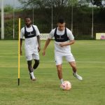 DELFÍN ENTRENA EN EL BARRIO LOS GARANIOS