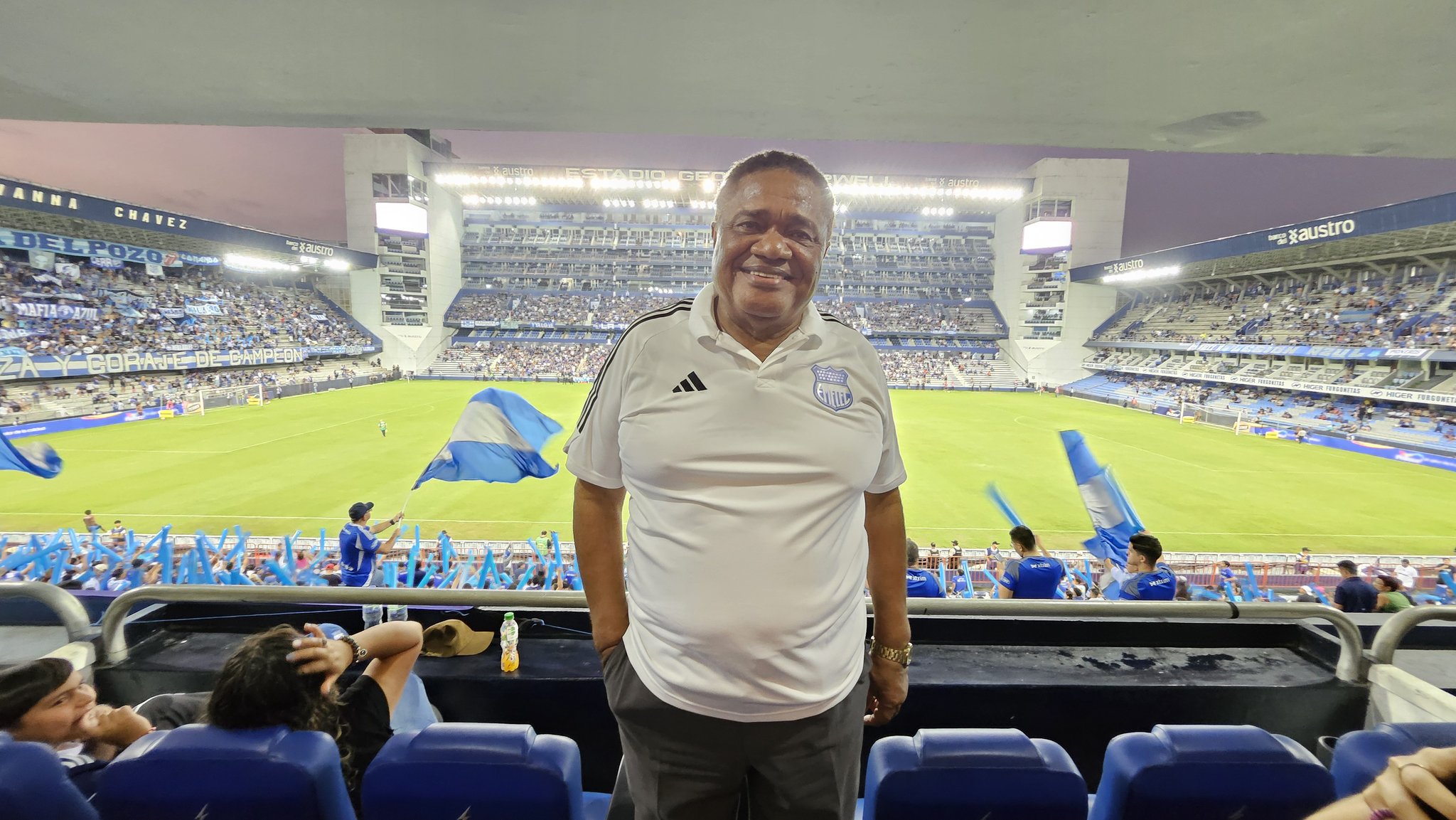 Fútbol. Nueva directiva de Emelec habría llegado a un acuerdo con Leonel Álvarez paga pagarle y evitar demanda