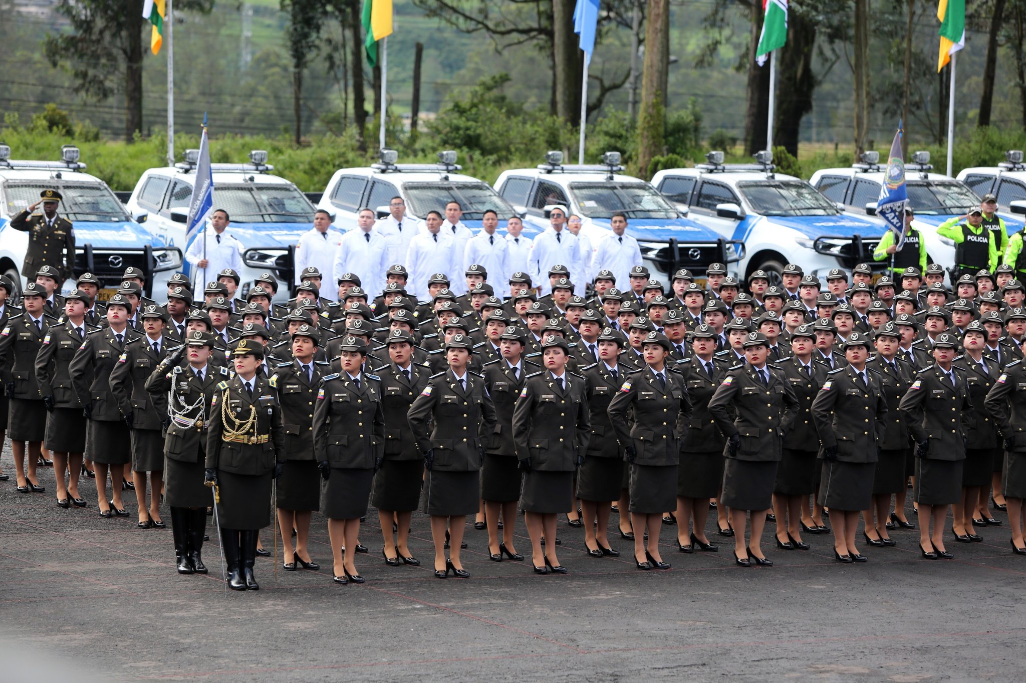 La Policía Nacional incorpora 1.905 nuevos servidores y fortalece su operatividad con 234 patrulleros.