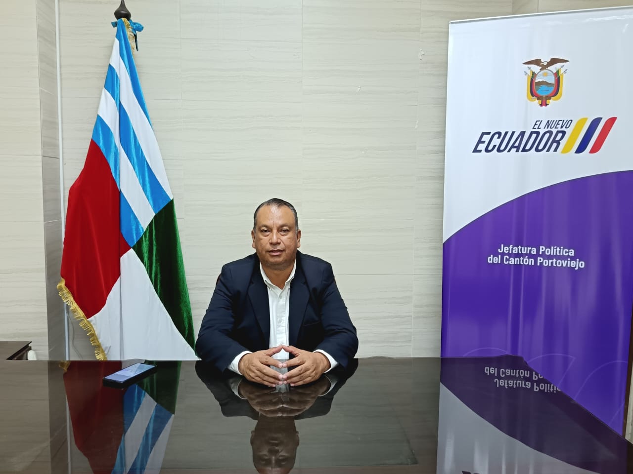 La Jefatura Política de Portoviejo trabaja en favor de las clases más afectadas por el fuerte invierno.