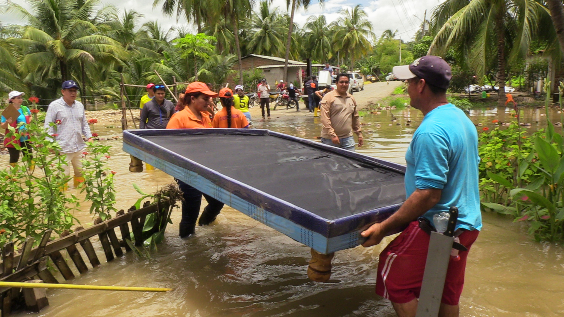 Las fuertes lluvias han afectado a más de 1.500 familias en Portoviejo.