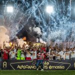 Luis Segovia celebra título del Alagoano con Regatas tras lesión