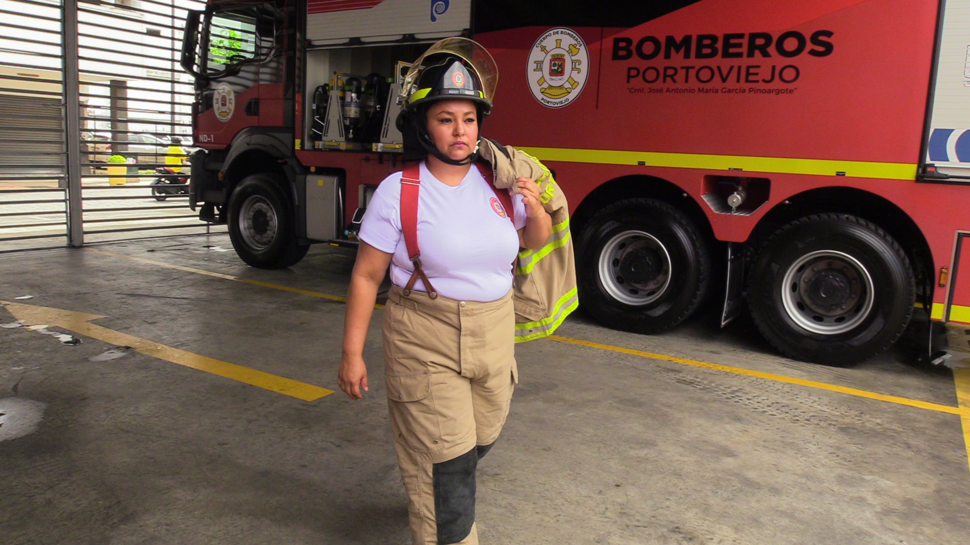 MUJER BOMBERA DIA DE LA MUJER