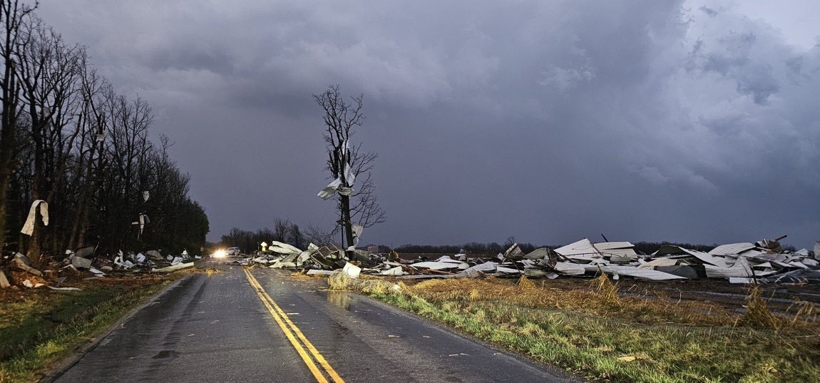Mundo. Tornados y tormentas dejan al menos 37 muertos en siete estados de Estados Unidos
