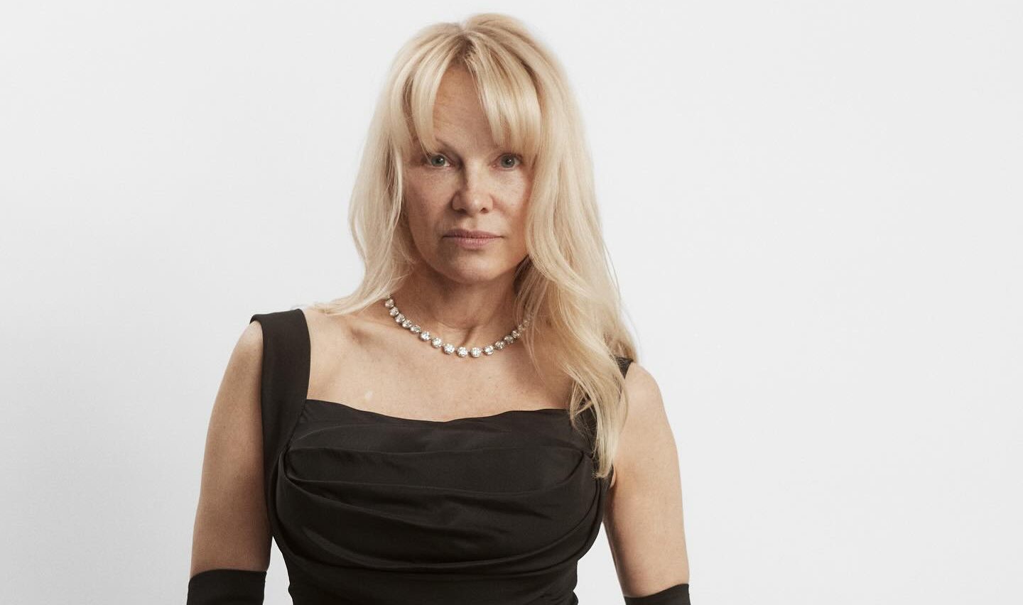 Pamela Anderson no se duerme en los laures, protagonizará la película ‘Place to Be’.