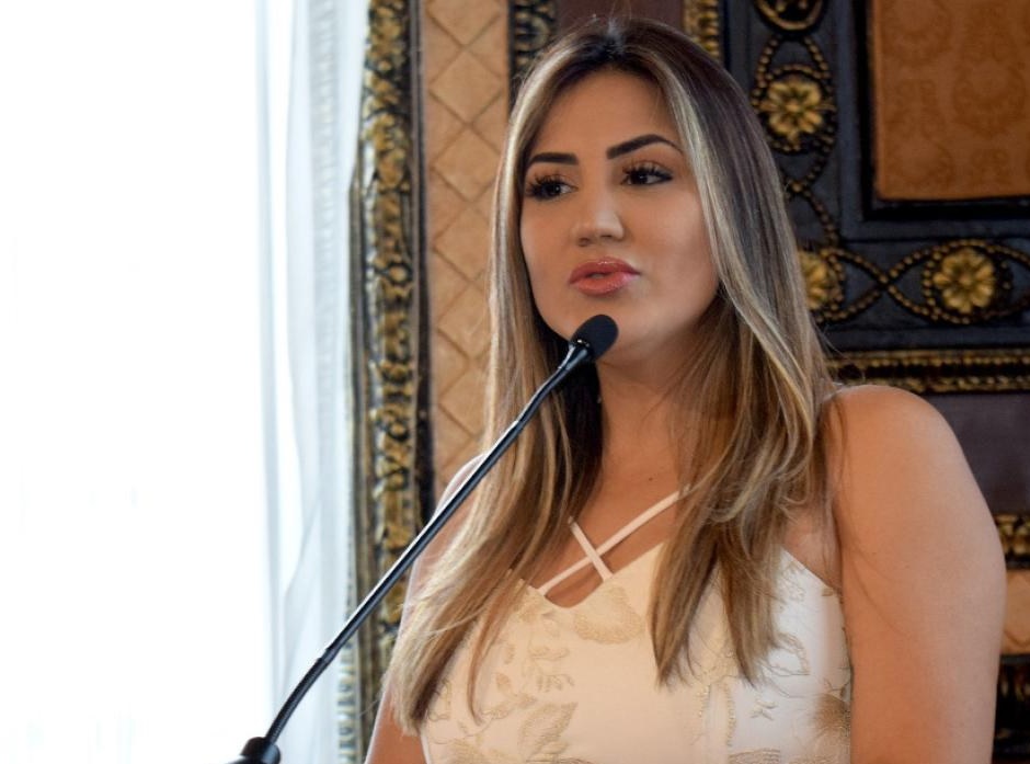 Por lo que le resta de vida, la periodista Mayra Salazar no podrá ejercer un cargo público en la Función Judicial de Ecuador.