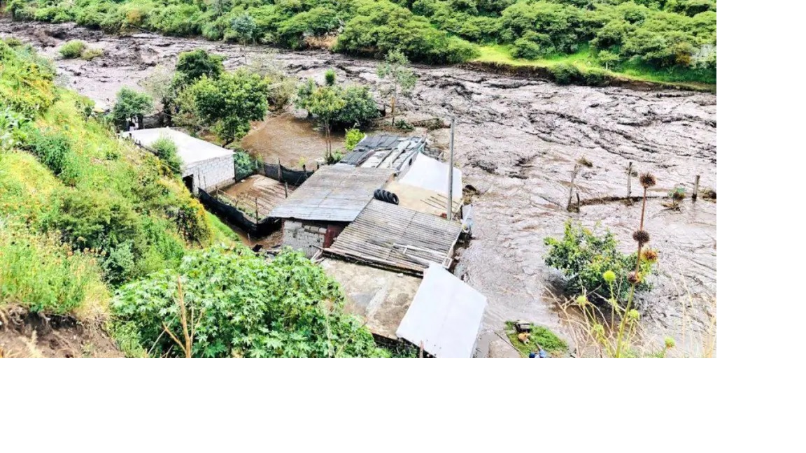 Tragedia en Olmedo, Cayambe: Así arrasó el agua tras el desbordamiento de una acequia