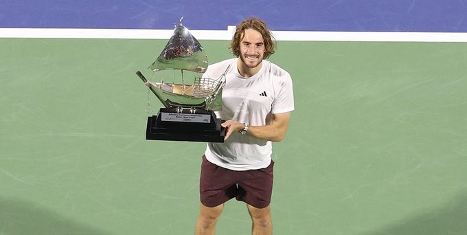 Stefanos Tsitsipas conquista su primer ATP 500 en Dubái tras 11 finales perdidas