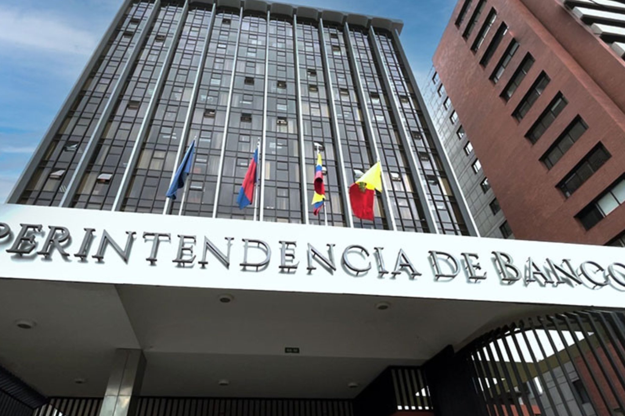 Superintendencia de Bancos dispone la suspensión de operaciones de Amibank S.A.