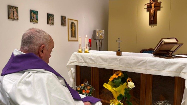 Vaticano. El Papa Francisco celebra su primera misa tras un mes hospitalizado en el Gemelli