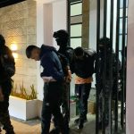 Presuntos miembros de "Los Pepes" fueron detenidos en Manta.