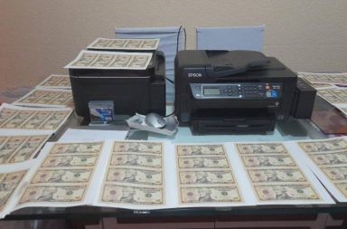 7 mil billetes falsos fueron decomisados por la Policía durante un operativo en la provincia de Chimborazo.