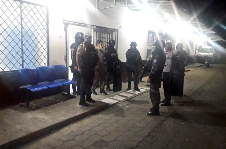 Unidades tácticas de la Policía y de varias provincias llegaron al cantón El Triunfo para brindar seguridad.