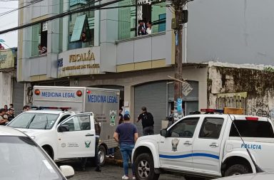 Un sargento de Policía fue asesinado en los exteriores de la Fiscalía de Santo Domingo de los Tsáchilas.