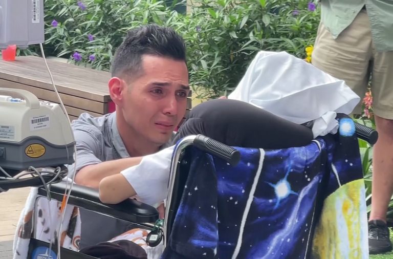 Andrés Rosales logró obtener una visa humanitaria para viajar a Estados Unidos y reunirse con su hijo.