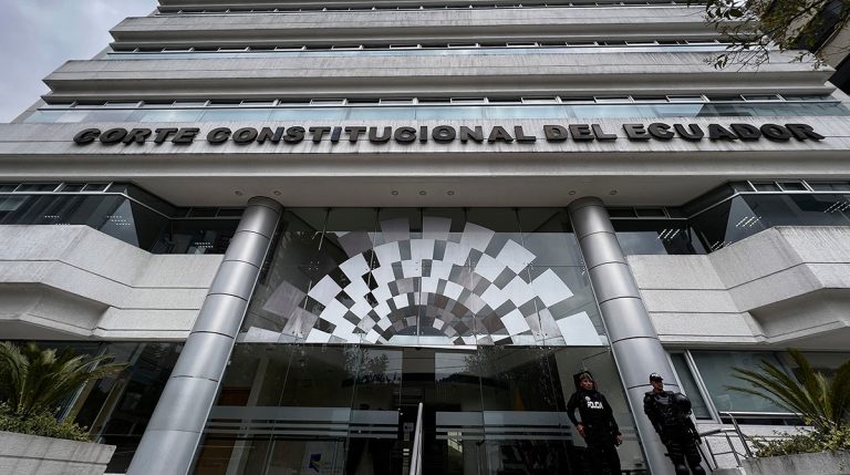 La muerte cruzada decretada por el presidente Guillermo Lasso sigue su curso. Así lo confirmó la Corte Constitucional.