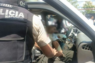 Delincuentes a bordo de un auto Kia color gris dispararon contra uniformados que patrullaban en el cantón la Troncal, provincia de Cañar.