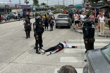 Dos supuestos sicarios fueron dados de baja por elementos de la Policía Nacional en Guayaquil.