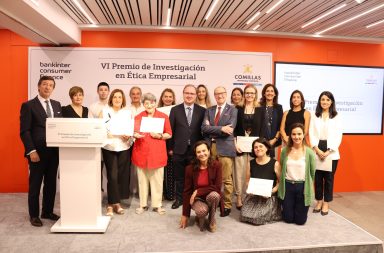 Estudiantes ecuatorianos ganan Premios de Investigación en Ética Empresarial, en España