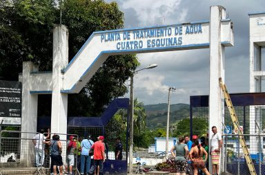 Pese a que el 70% de Portoviejo ya recibe agua potable a través de tuberías, hay quienes aún claman por el servicio.