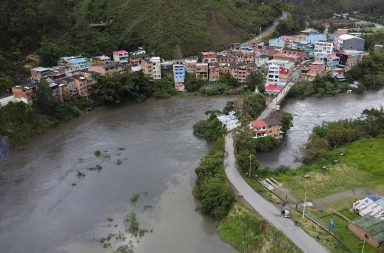 Ascienden a 20 los muertos por las avalanchas en el centro de Colombia