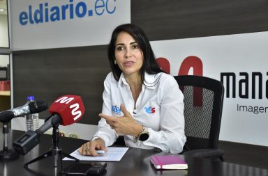 La candidata presidencial por el movimiento de la Revolución Ciudadana, Luisa González, estuvo de paso por Manabí.