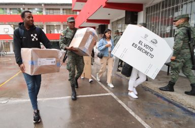 Los ecuatorianos acuden este domingo a las urnas tras una campaña marcada por la violencia