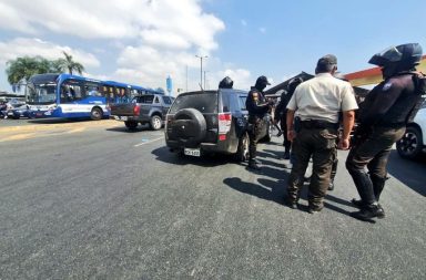 Dos detenidos en los exteriores del Terminal Terrestre de Guayaquil tras persecución