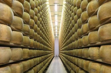 Muere un hombre de 74 años en Italia tras quedar sepultado por más de 15.000 quesos