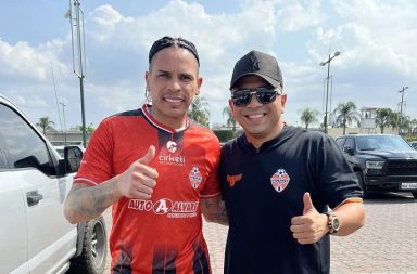 Jonathan Álvez llegó este domingo 17 de septiembre a Guayaquil para volver a jugar en el fútbol ecuatoriano.