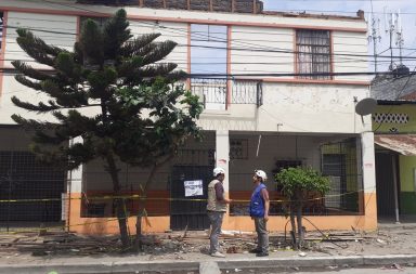 Una mujer muere al caerle parte de una loza, en Guayaquil