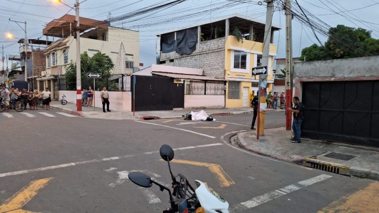 Sicarios asesinan a un motociclista, en Portoviejo