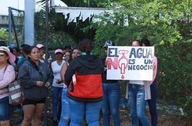 Habitantes de Rocafuerte paralizan planta de agua en protesta por costos del líquido