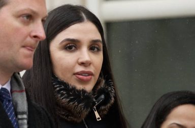 Emma Coronel, esposa de 'El Chapo', sale de prisión