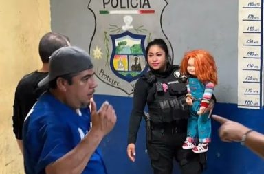 Chucky fue detenido y esposado por 'asustar' a ciudadanos