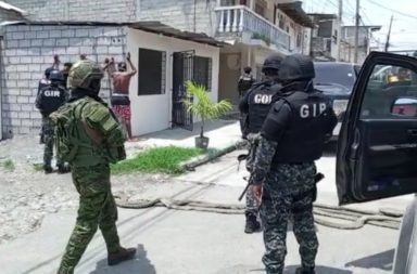Un operativo entre policías y militares permitió la detención de ocho supuestos miembros de la banda Los "Tiguerones".