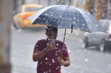 Seis provincias del país se encuentran en alerta máxima ante la llegada inminente de fuertes lluvias en sus territorios.